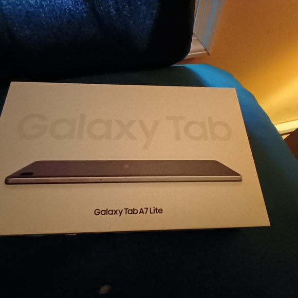 Samsung Galaxy tablet a7 - Picture 2 of 14